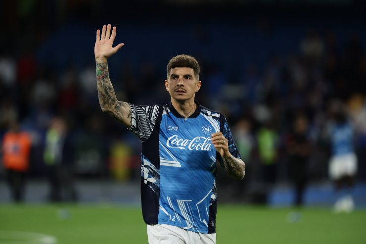 Di Lorenzo saluta i tifosi