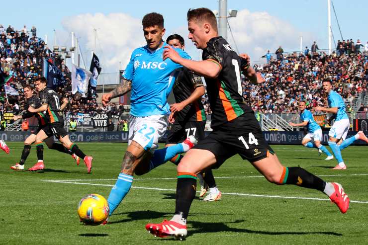 Nicolussi Caviglia in maglia Venezia contro il Napoli