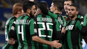 Sassuolo's Domenico Berardi (C) celebrates with his teammates after scoring the 0-1 goal on penalty during the Italian Serie A soccer match between SS Lazio and US Sassuolo at the Olimpico stadium in Rome, Italy, 29 February 2016. ANSA/ETTORE FERRARI