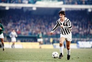 Paolo Rossi in azione nella finale dell'Heysel