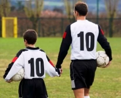 Il calcio dei piccoli: dalla terra al sintetico