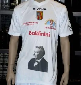 Una maglia celebrativa della Sammaurese con "Giovanni"