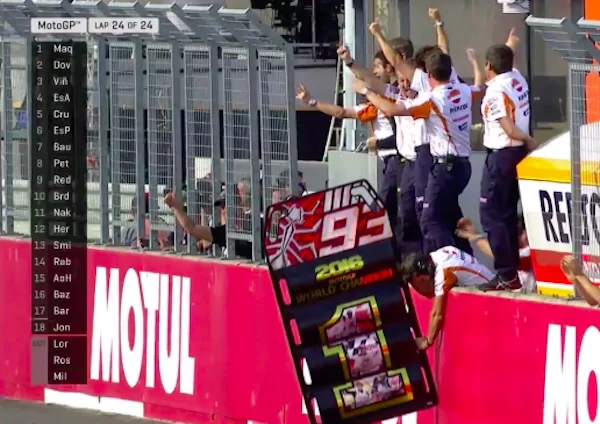 MotoGP, le pagelle del Gran Premio di Motegi: Marquez si laurea campione del mondo, Rossi e Lorenzo nella ghiaia
