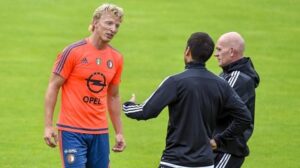 Kuyt e Van Bronckhorst durante un allenamento