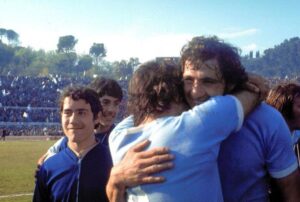 RETRO 1974 - LAZIO CAMPIONE D' ITALIA 1974 - I FESTEGGIAMENTI DI GIORGIO CHINAGLIA - 01-00016190000002 - OLYCOM