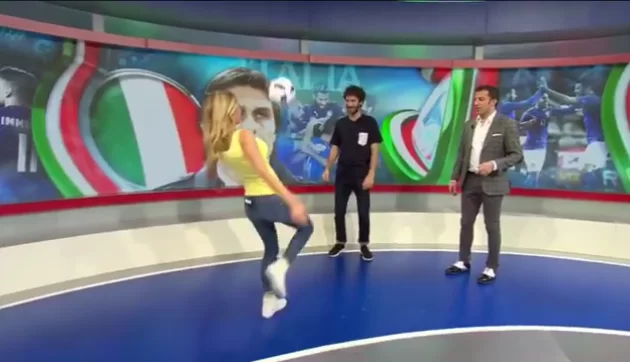 Del Piero palleggia con la Leotta, poi la FIGURACCIA
