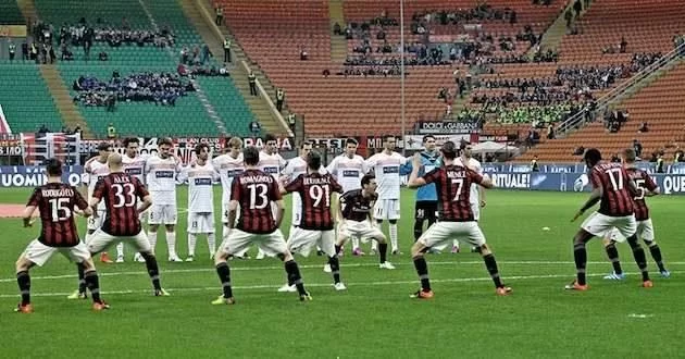 Il Milan e l’Haka, ricordate questa scena?