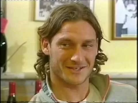 Il PRIMO cucchiaio di Totti: lo ricordate?