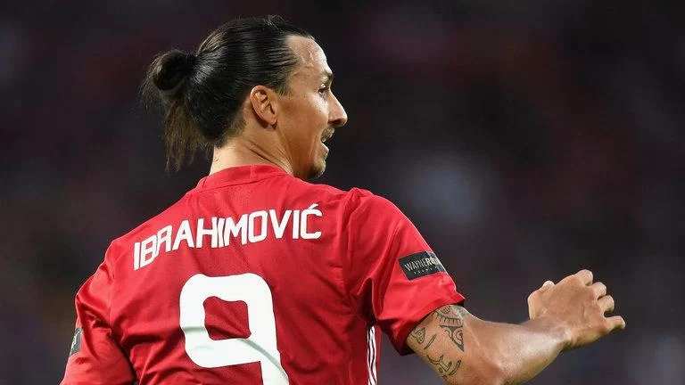 “Dove metterai tutte le medaglie che hai vinto?” La risposta di Zlatan è puramente da… Zlatan!