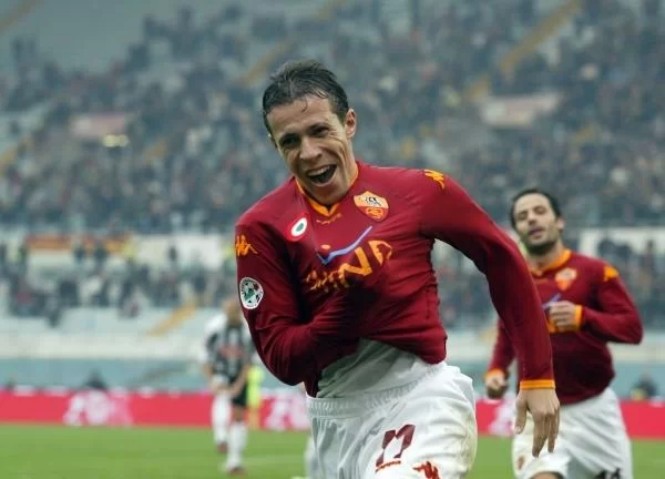 Quando incantò tutta l’Europa con “l’Aurelio elastico”. Buon compleanno a Rodrigo Taddei