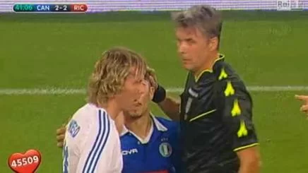 Tunnel di Moreno a Nedved nella partita del cuore, l’ex giocatore reagisce così!