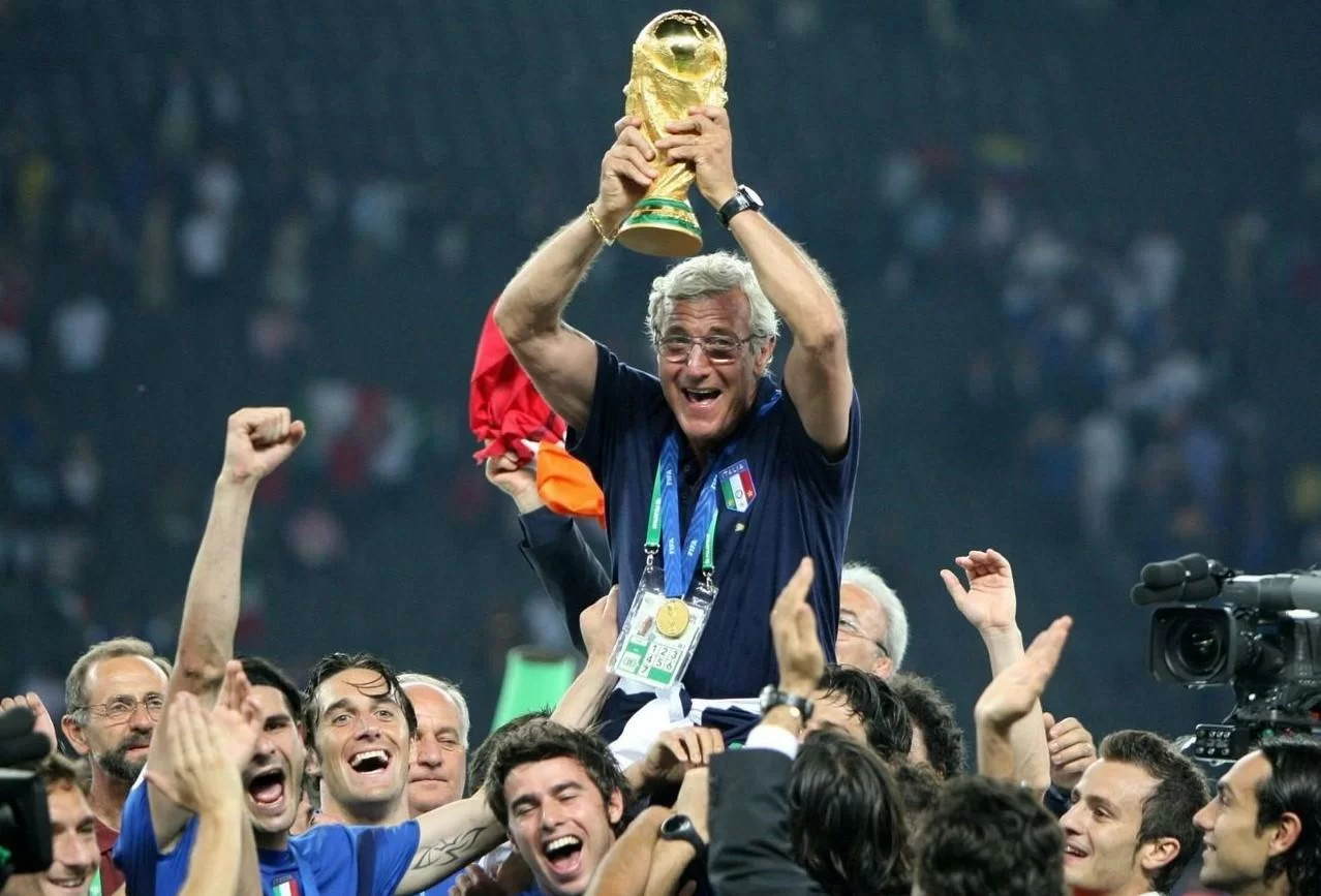 Marcello Lippi, una vita vincente tra sigari e occhiali