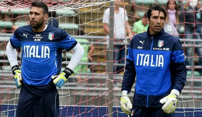 Buffon e Sirigu come a scuola, attacco improvviso di risate