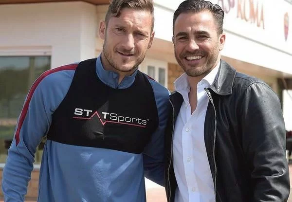 Euforia Mondiale, Totti risponde in napoletano a Cannavaro