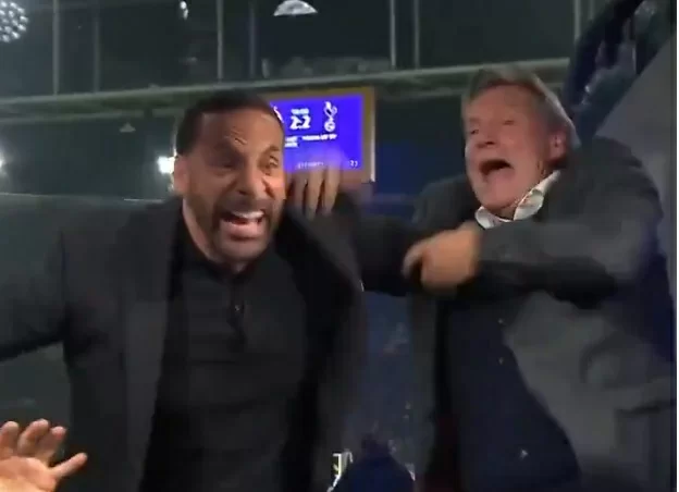 VIDEO – Reazione incontrollata di Rio Ferdinand al gol di Moura: esultanza folle in studio!