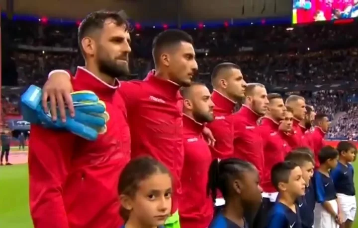 VIDEO – Francia-Albania, parte l’inno sbagliato e lo speaker chiede scusa alla squadra sbagliata