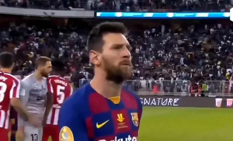 Barcellona, bomba dalla Spagna: “Messi ha comunicato al club di volersene andare ora”