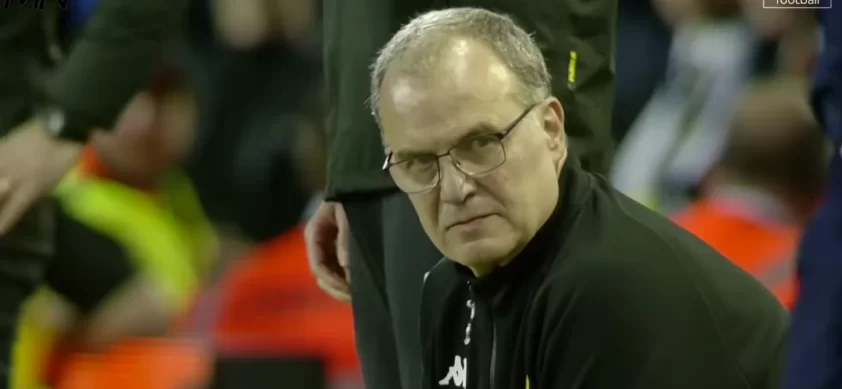 Il loco Bielsa riporta il Leeds in Premier League dopo 16 anni!