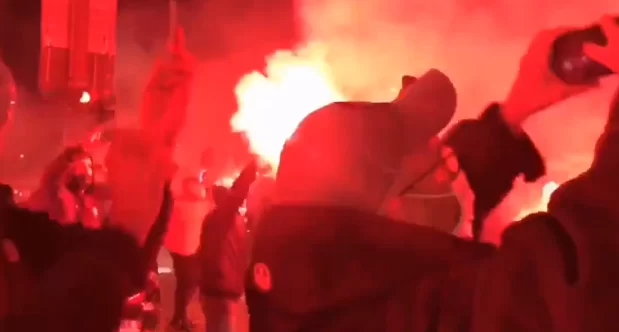 Atalanta-Ajax, tifosi bergamaschi danneggiano il pullman degli olandesi: rotto un vetro