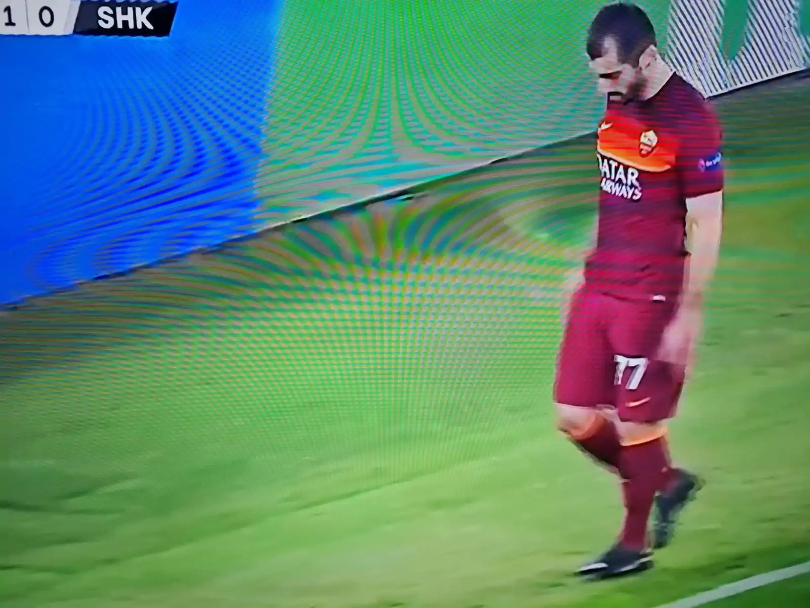 Tegola Roma in Europa League, problema al polpaccio: Mkhitaryan costretto ad uscire