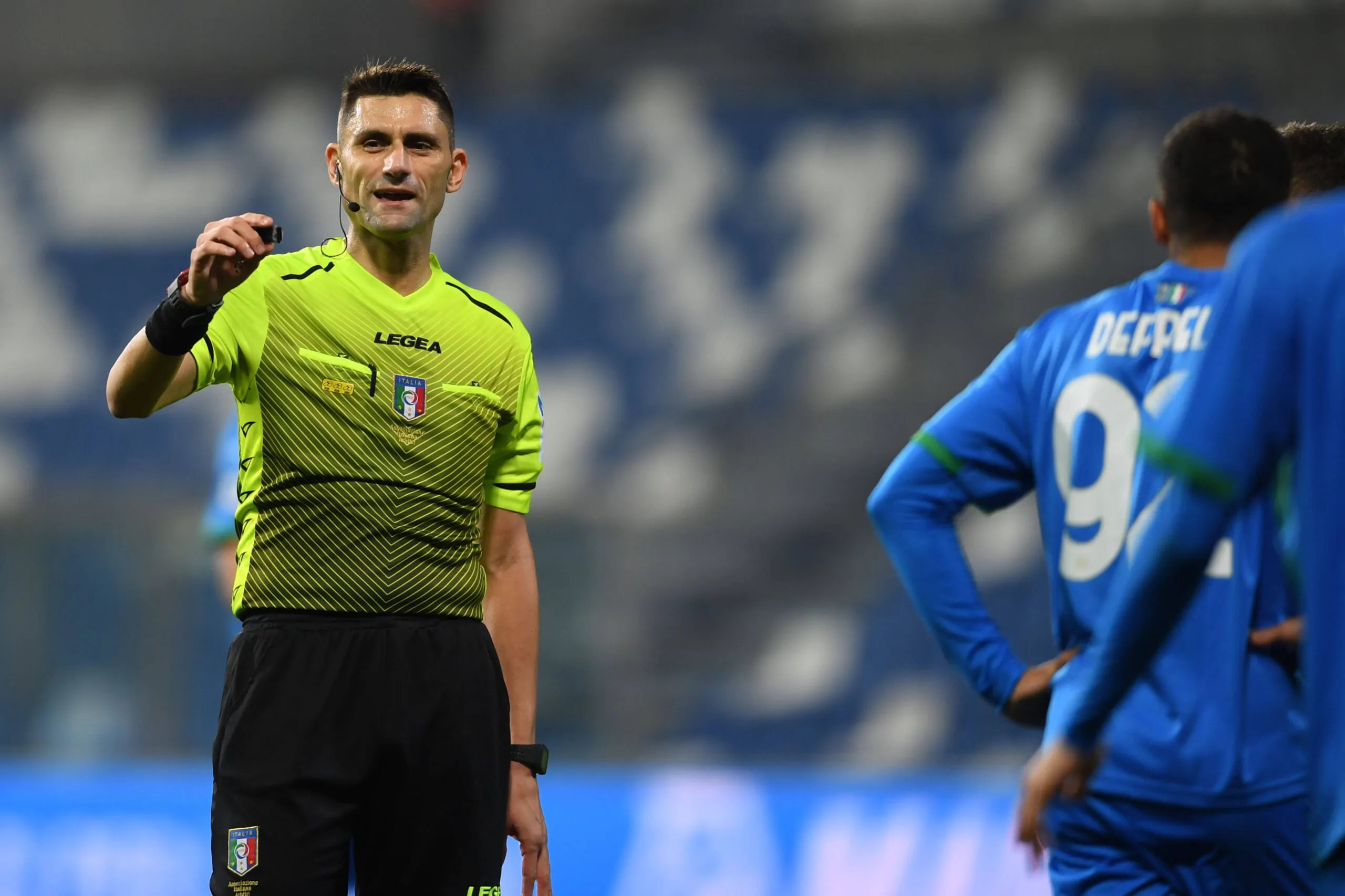 Repubblica – Ancora scandalo arbitri in Italia: “Truccano le partite per arrivare in Serie A”