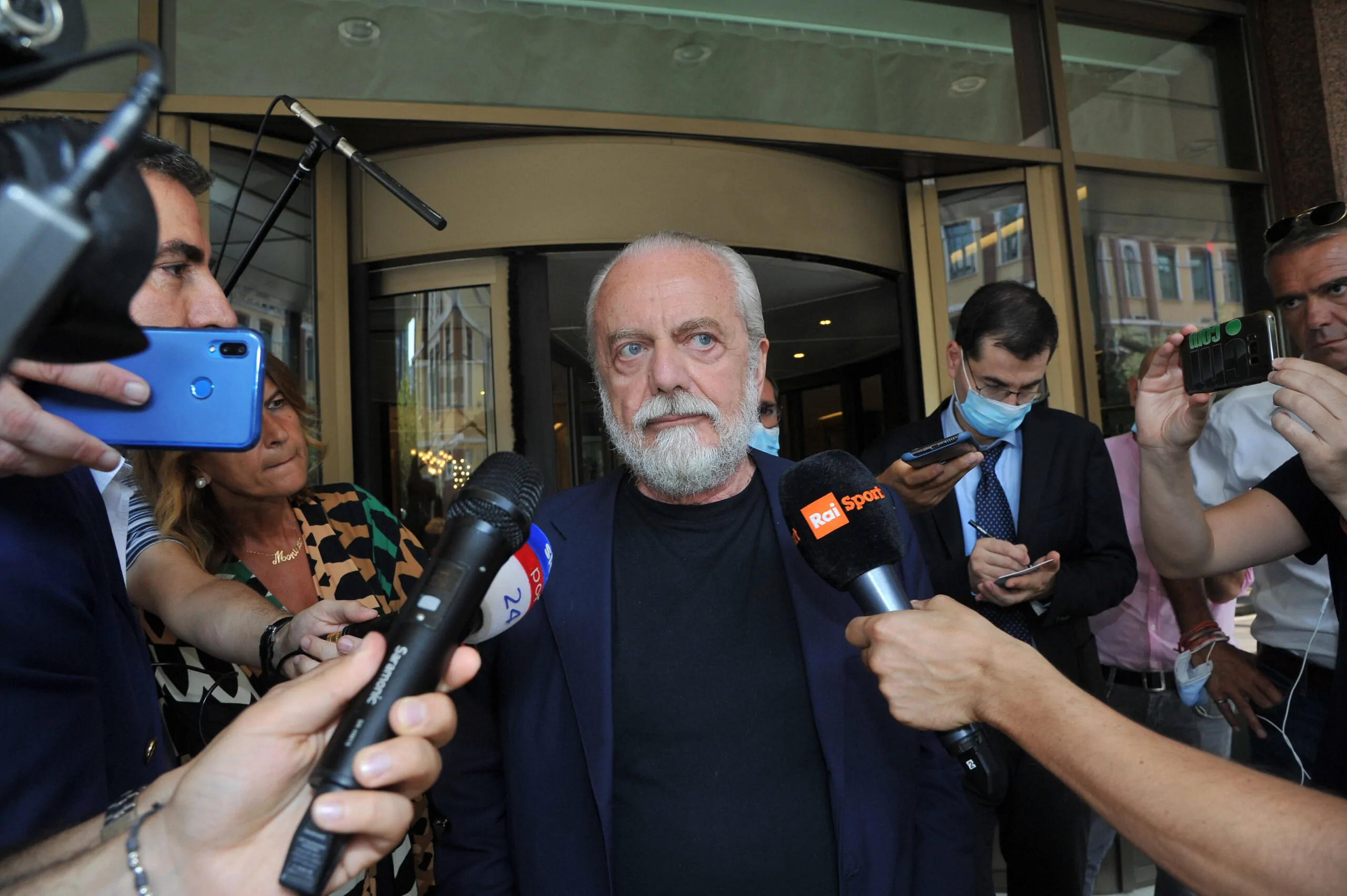 Dopo mesi il Napoli interrompe il silenzio stampa: i temi previsti nella conferenza stampa di De Laurentiis