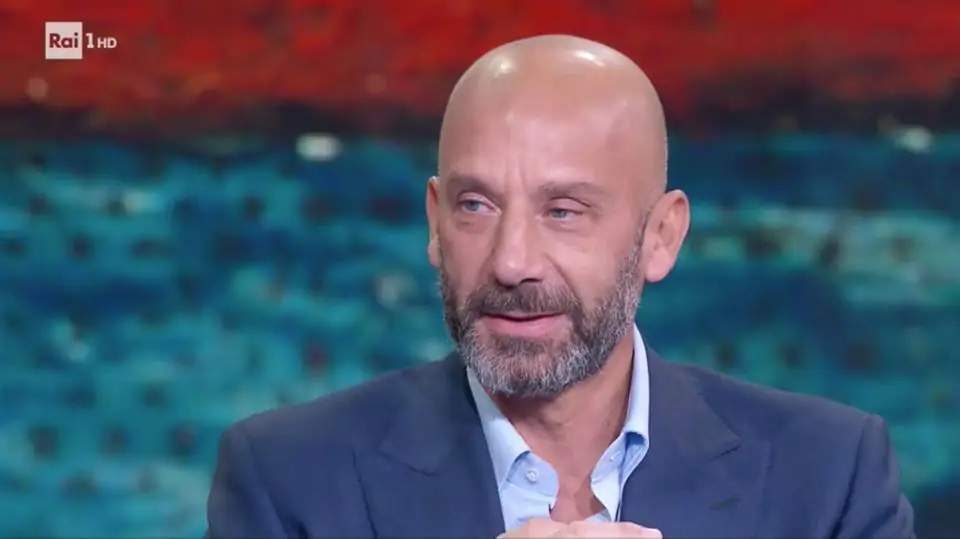 Vialli: “Il cancro è un compagno di viaggio, è più forte di me: spero si stanchi e mi lasci vivere”