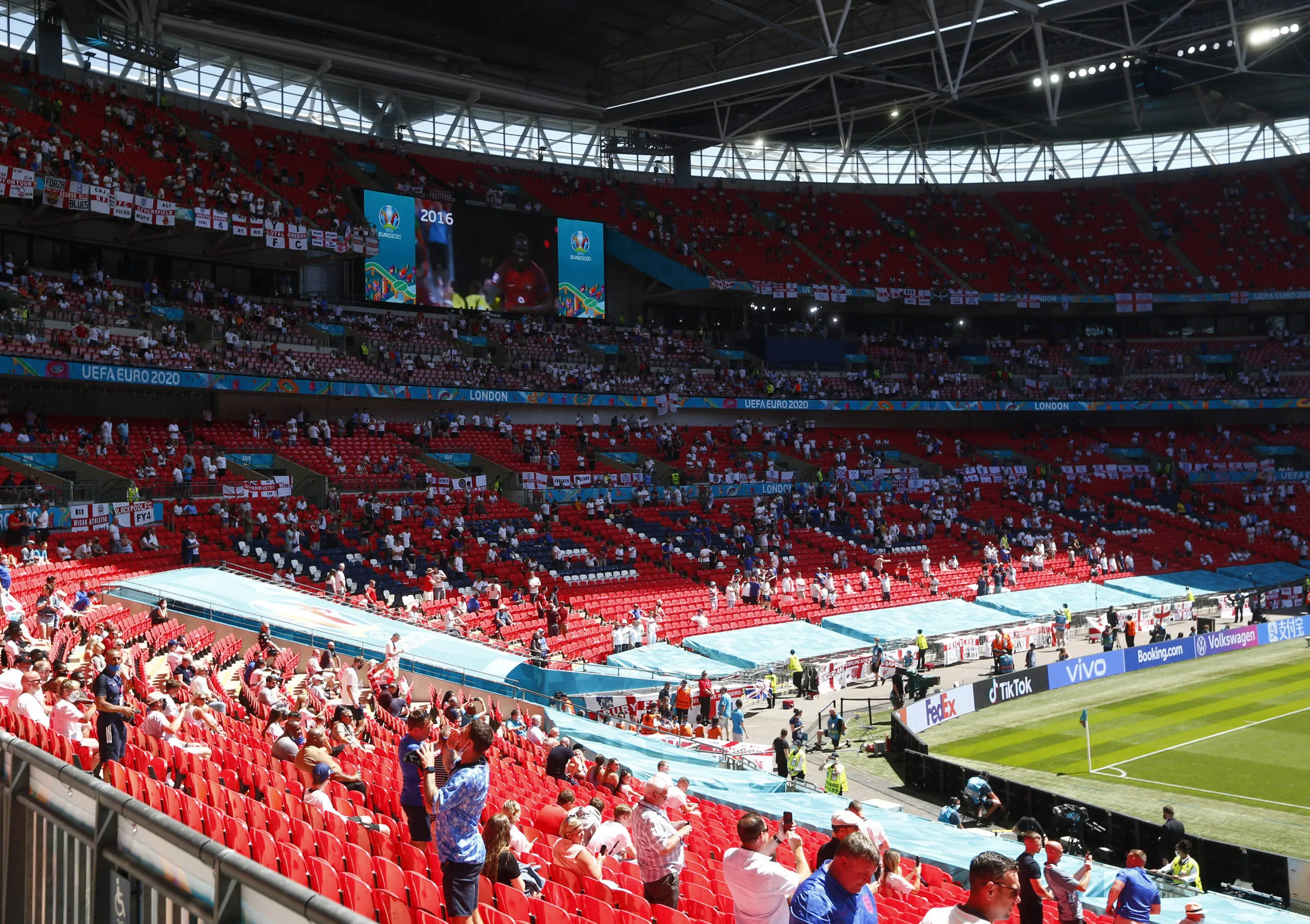Euro 2020, la UEFA annuncia: “Dagli ottavi il Wembley Stadium potrà riempirsi per il 50% della sua capienza”