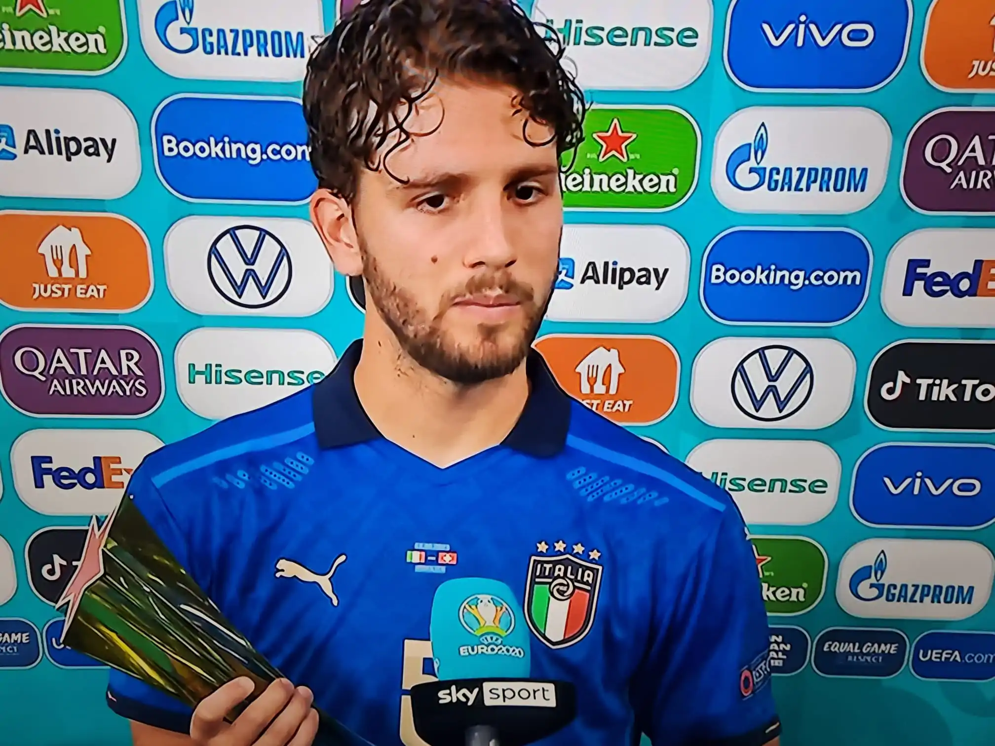 Locatelli commenta: “Il Covid mi ha aiutato ad arrivare all’Europeo. Dedico il secondo gol agli italiani”