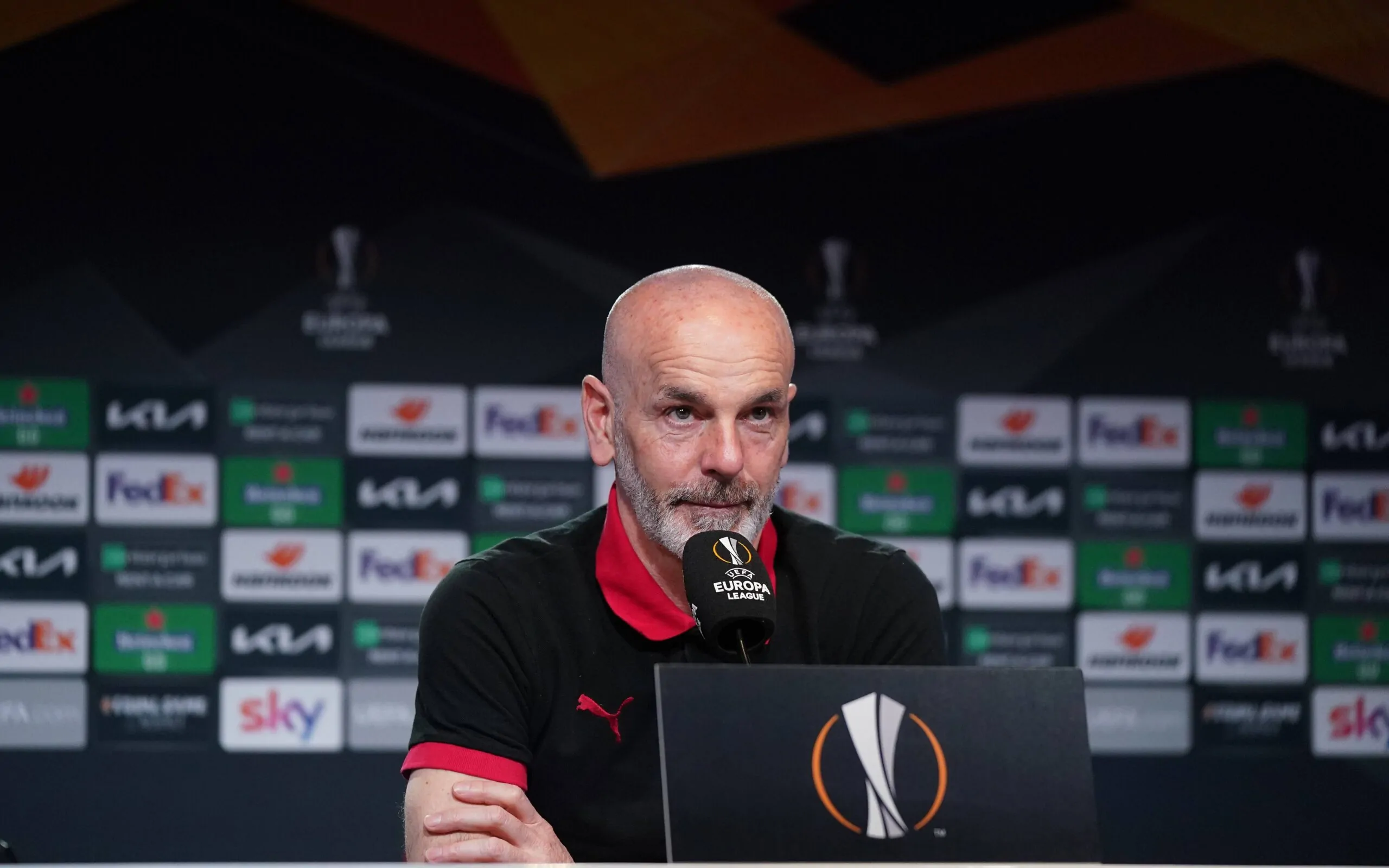 Pioli, le parole del tecnico del Milan nella prima conferenza della stagione: “Ci sarà grande concorrenza in campionato, tutti con l’obiettivo di arrivare in Champions”