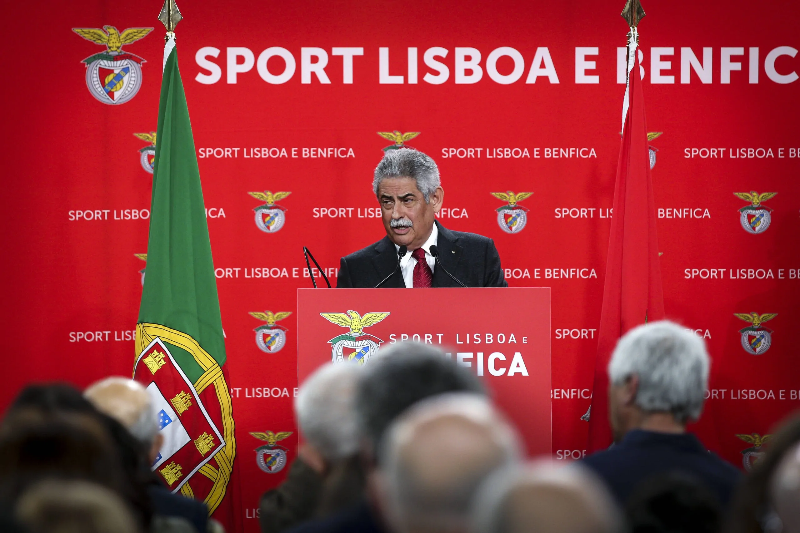 Clamoroso dal Portogallo: arrestato il presidente del Benfica