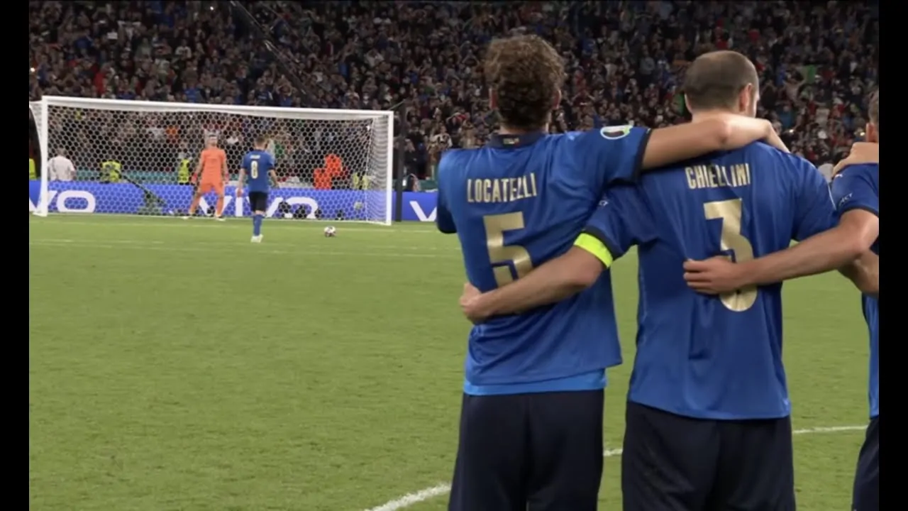 VIDEO | Chiellini CAPITANO vero, che abbraccio con Locatelli!