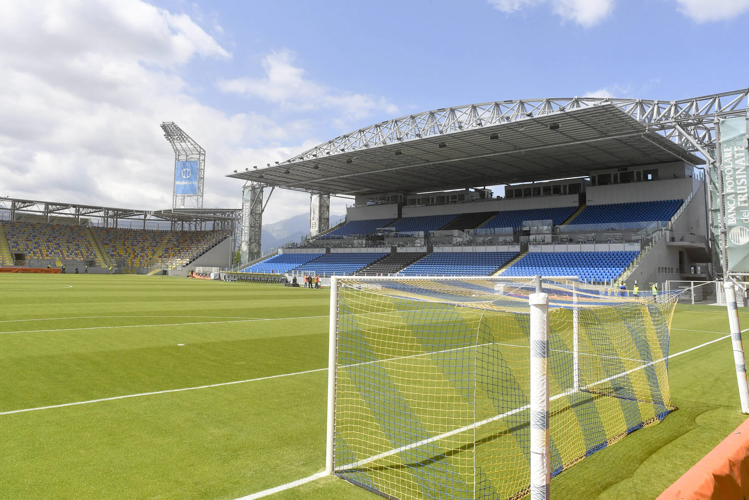 Tragedia a Frosinone: uomo muore prima di entrare allo stadio