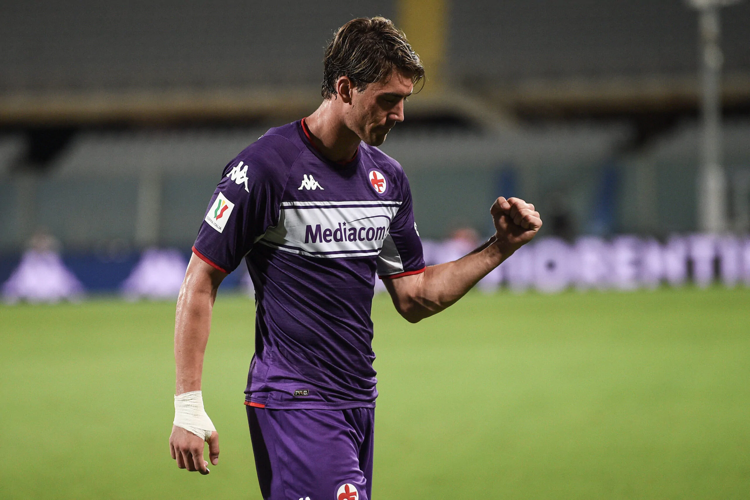Fiorentina, caso Vlahovic: maxi offerta in arrivo dalla Premier per l’attaccante