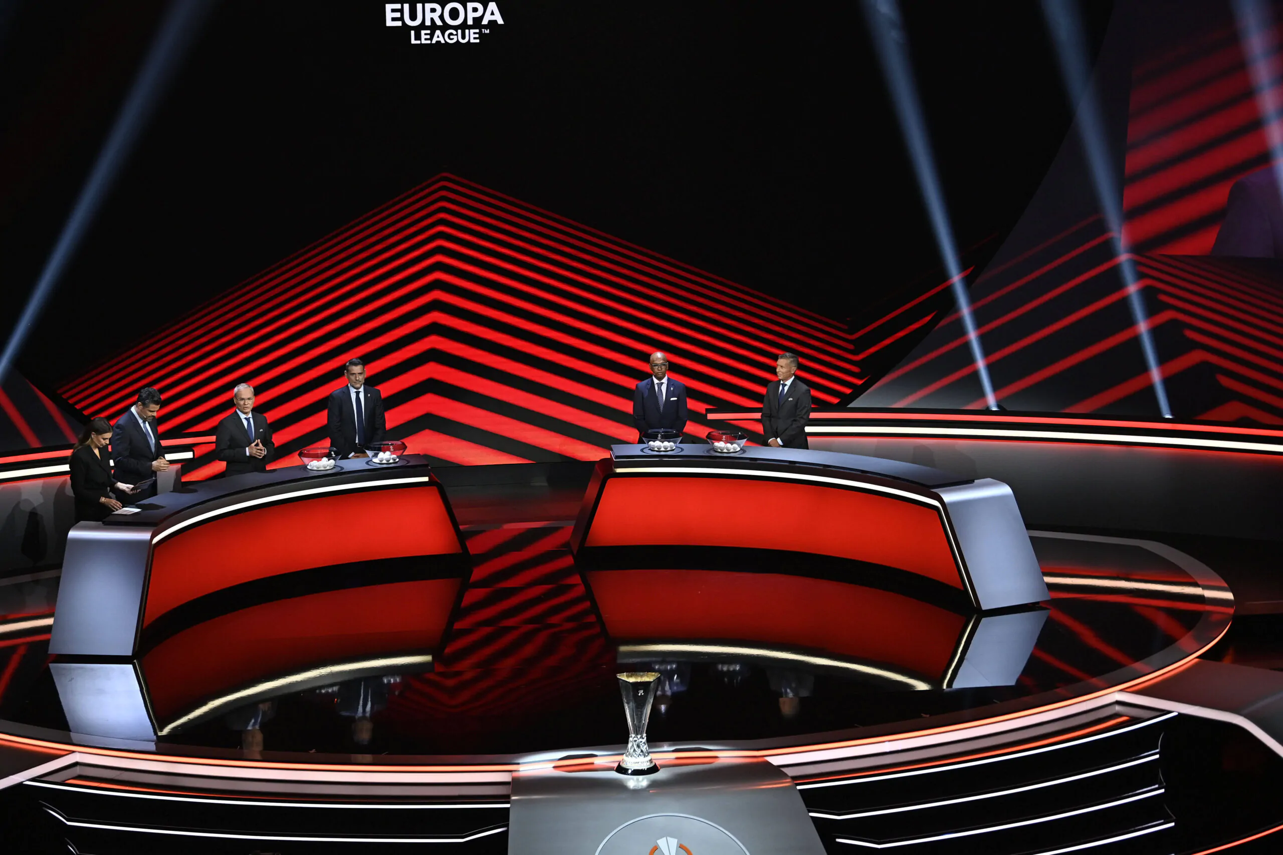 Sorteggi di Europa League: l’Atalanta pesca l’Olympiacos, Barcellona e Porto per Napoli e Lazio