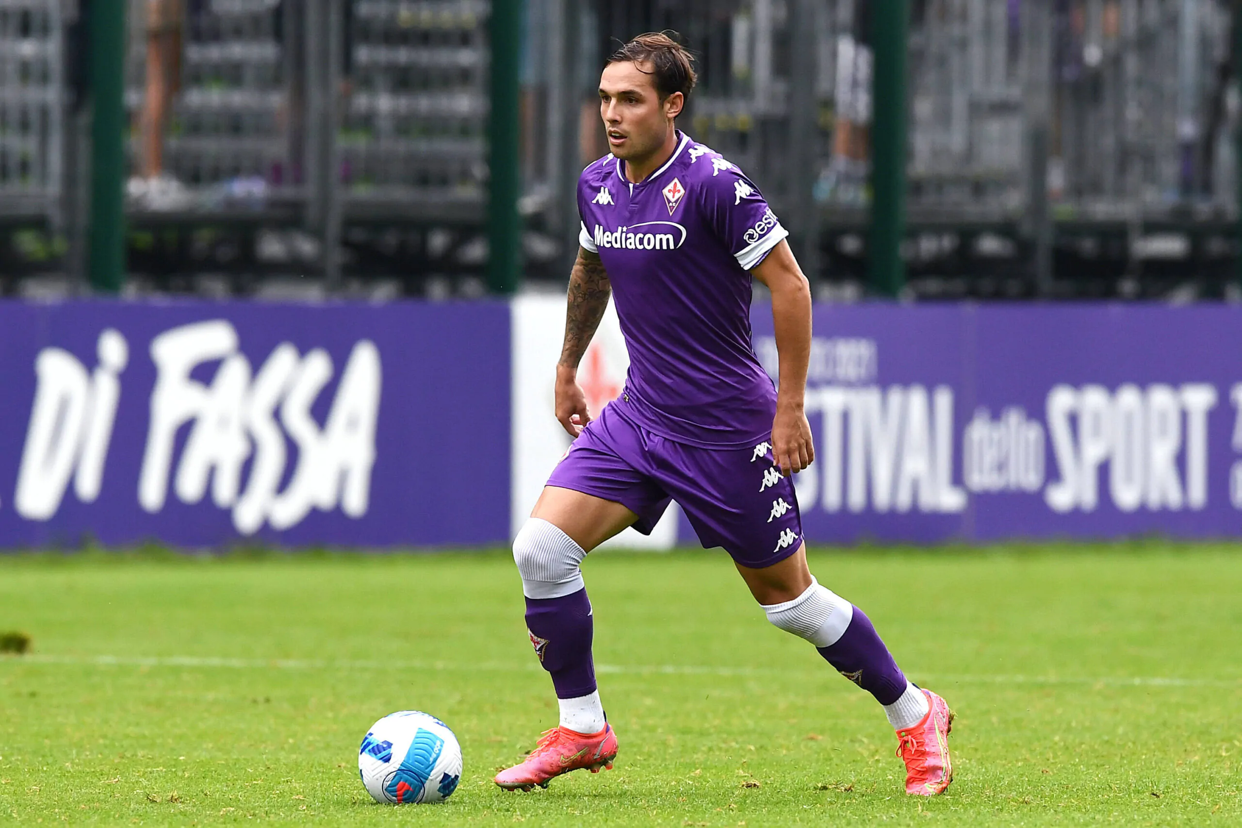 Fiorentina, un terzino è pronto a dire addio per andare in Ligue 1