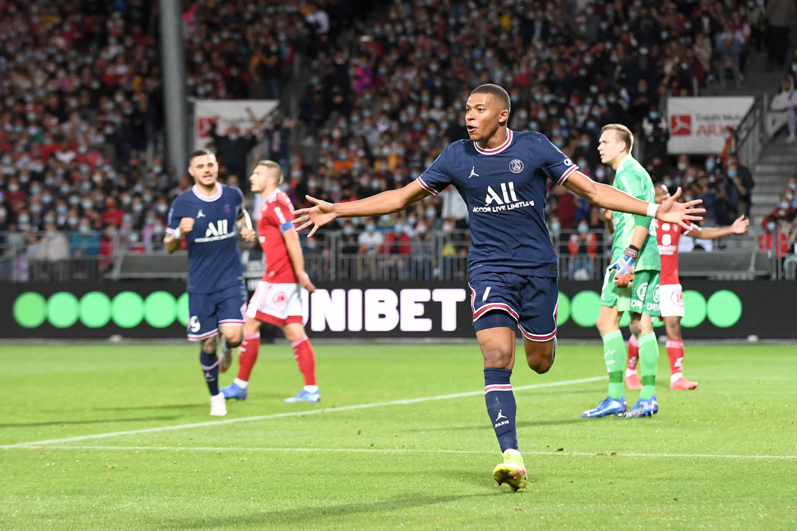 Psg, Leonardo svela il futuro di Mbappé!