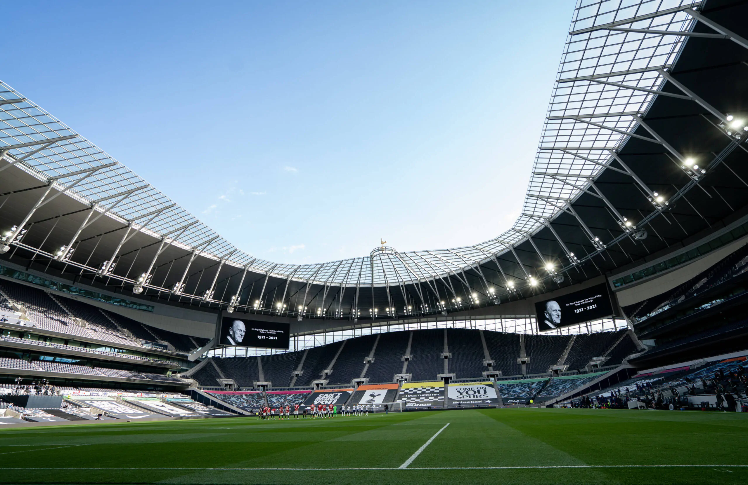 Tottenham, incendio nello stadio degli Spurs: ecco cosa è successo