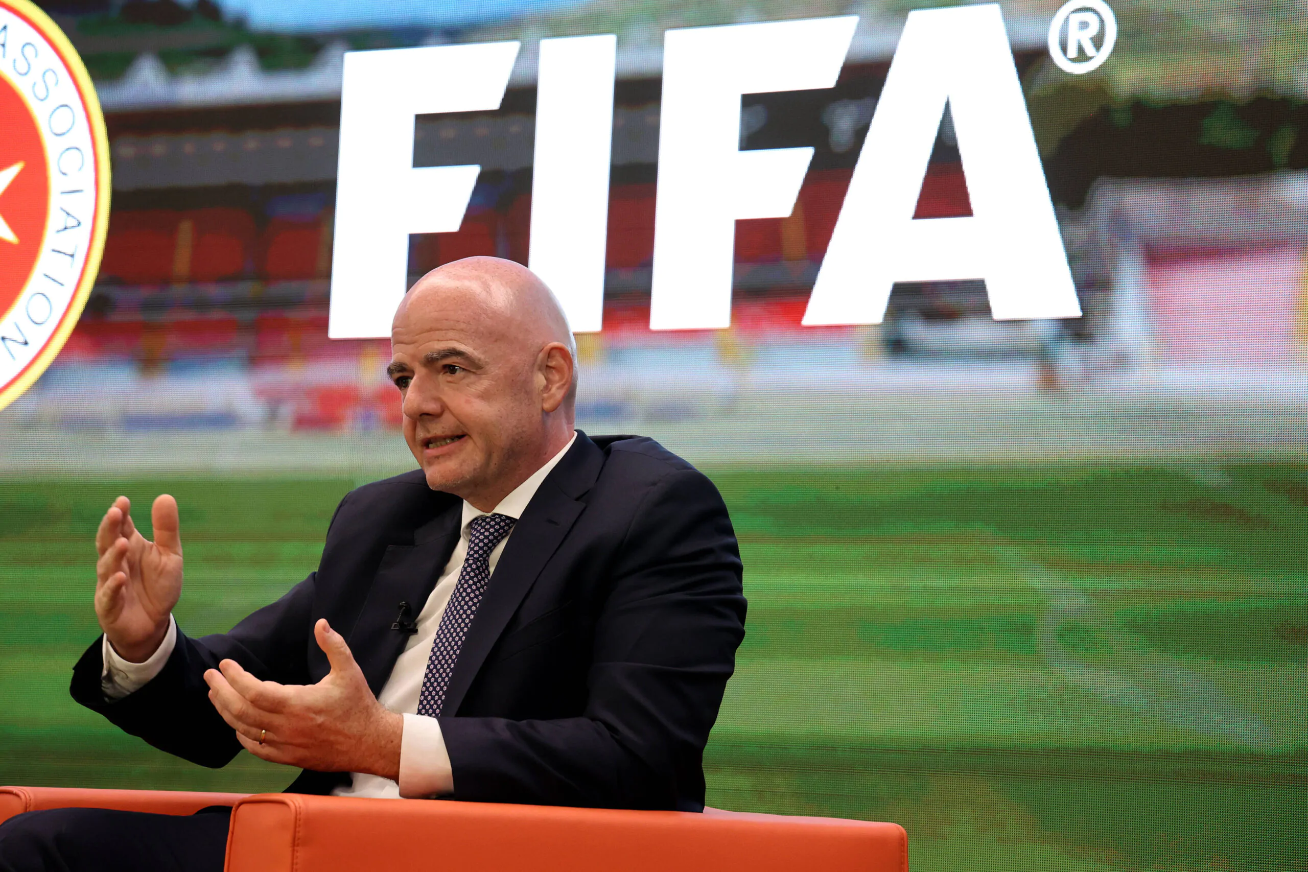Quattro club di Premier negano i giocatori alle nazionali: chieste sanzioni alla FIFA! I dettagli