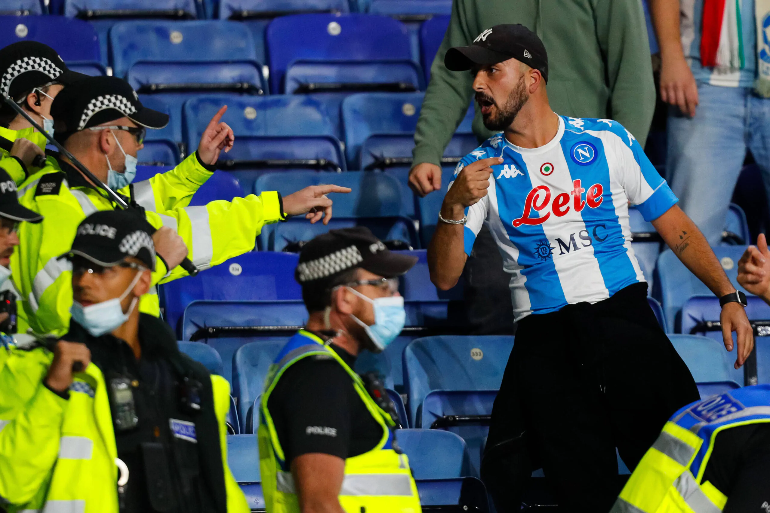 Leicester-Napoli, arrestati 12 tifosi azzurri: “Una vergogna”