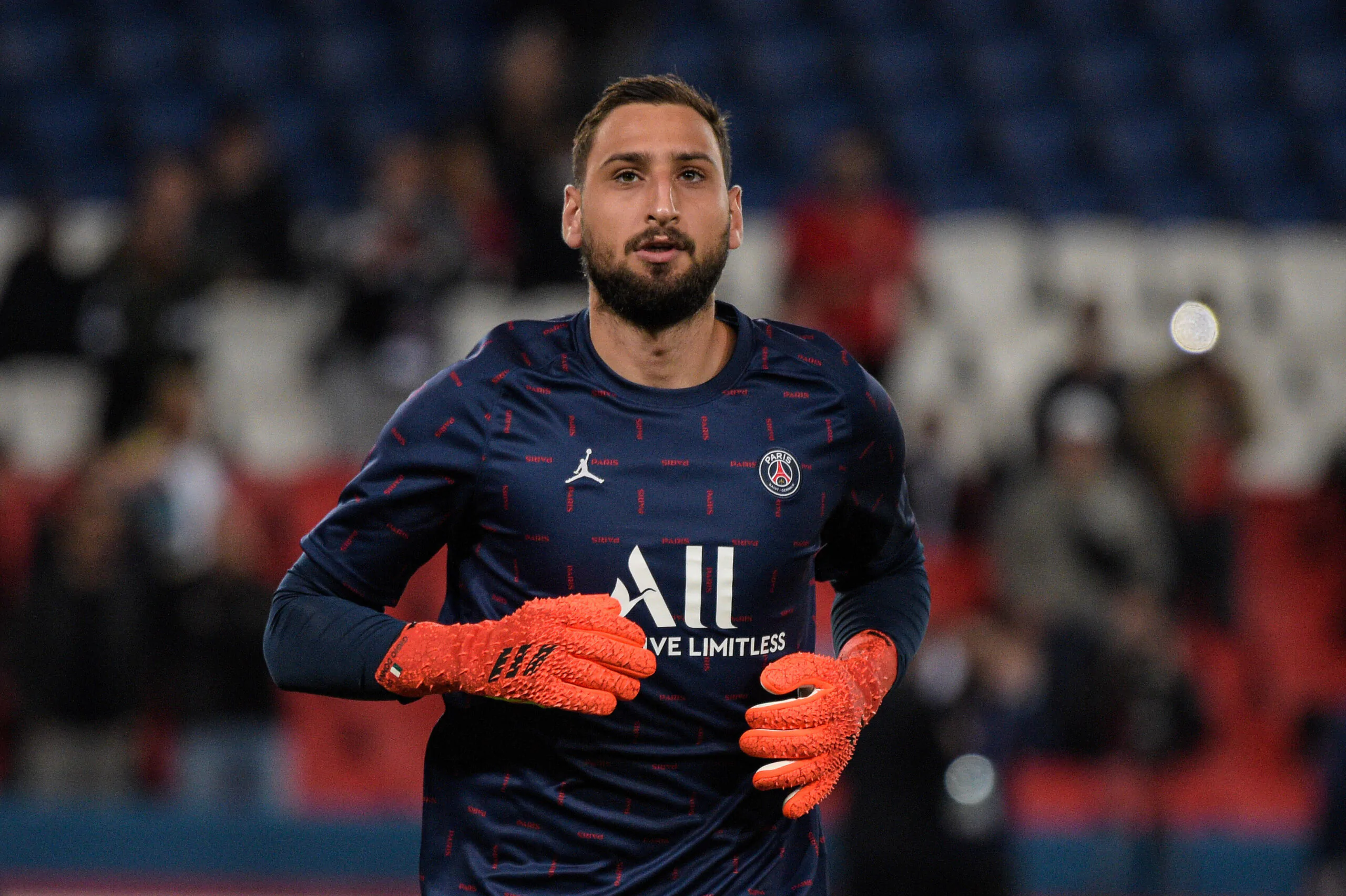 Contatto Benzema-Donnarumma, l’ex Inter lo difende: “É sempre fallo!”