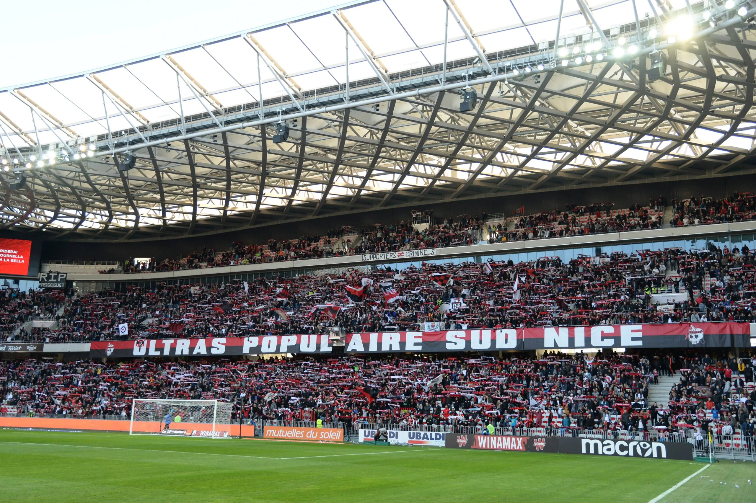 Ligue 1, ancora invasioni di campo: sono già quattro da inizio stagione