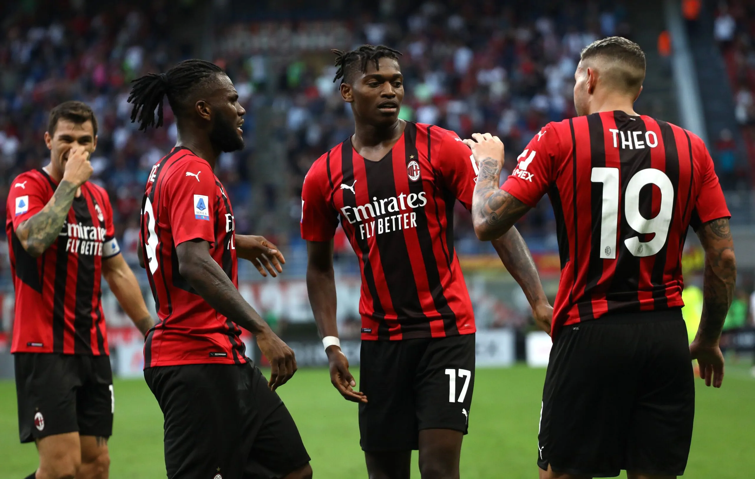 Il Milan si difende dagli assalti delle big europee: blindato il giocatore