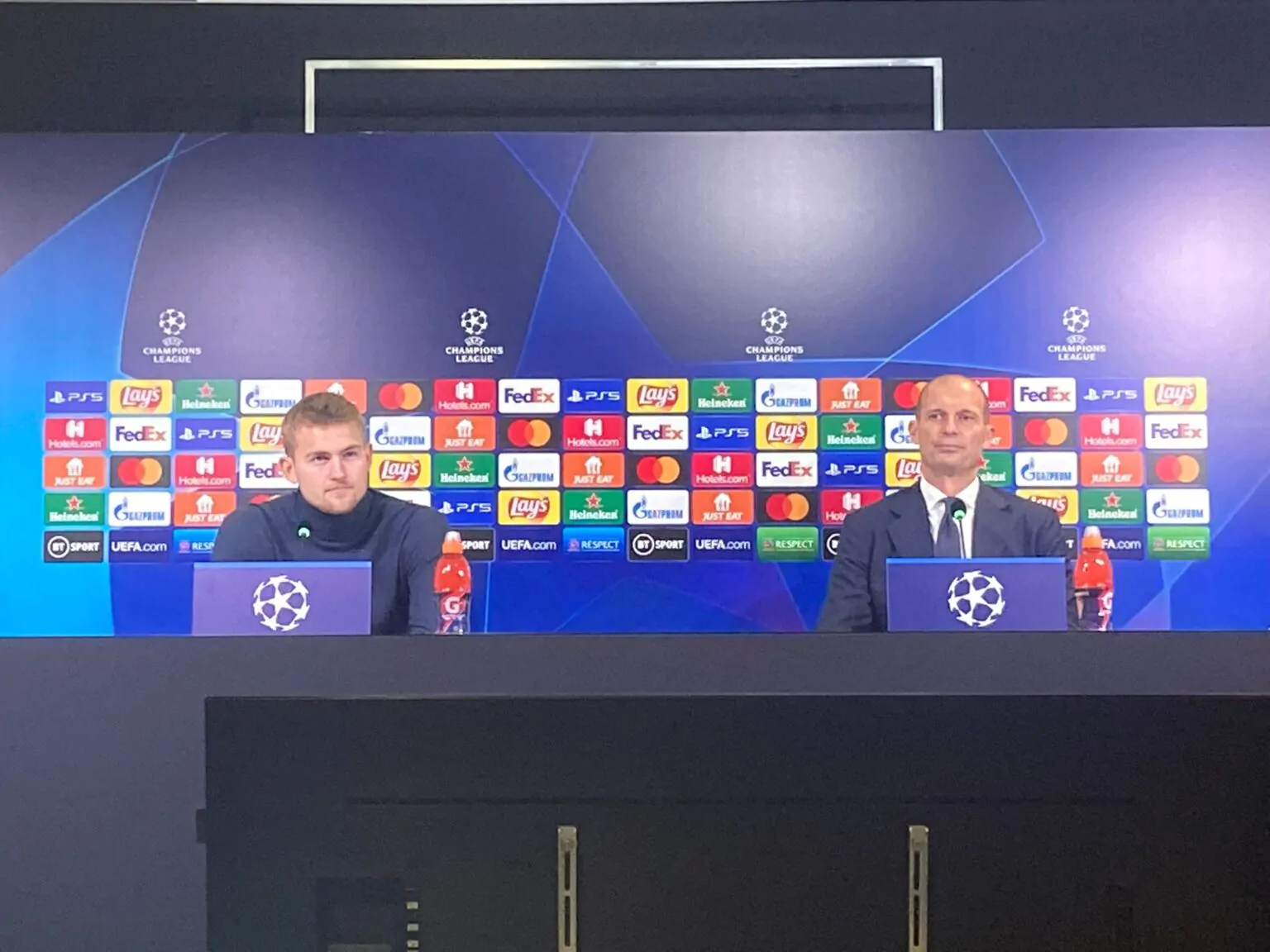 De Ligt in conferenza: “Rinnovo? Sono focalizzato su una cosa”