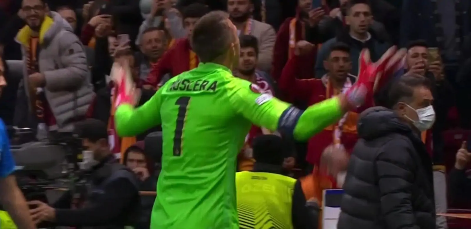 Follia dei tifosi del Galatasaray: Muslera furioso per l’accaduto