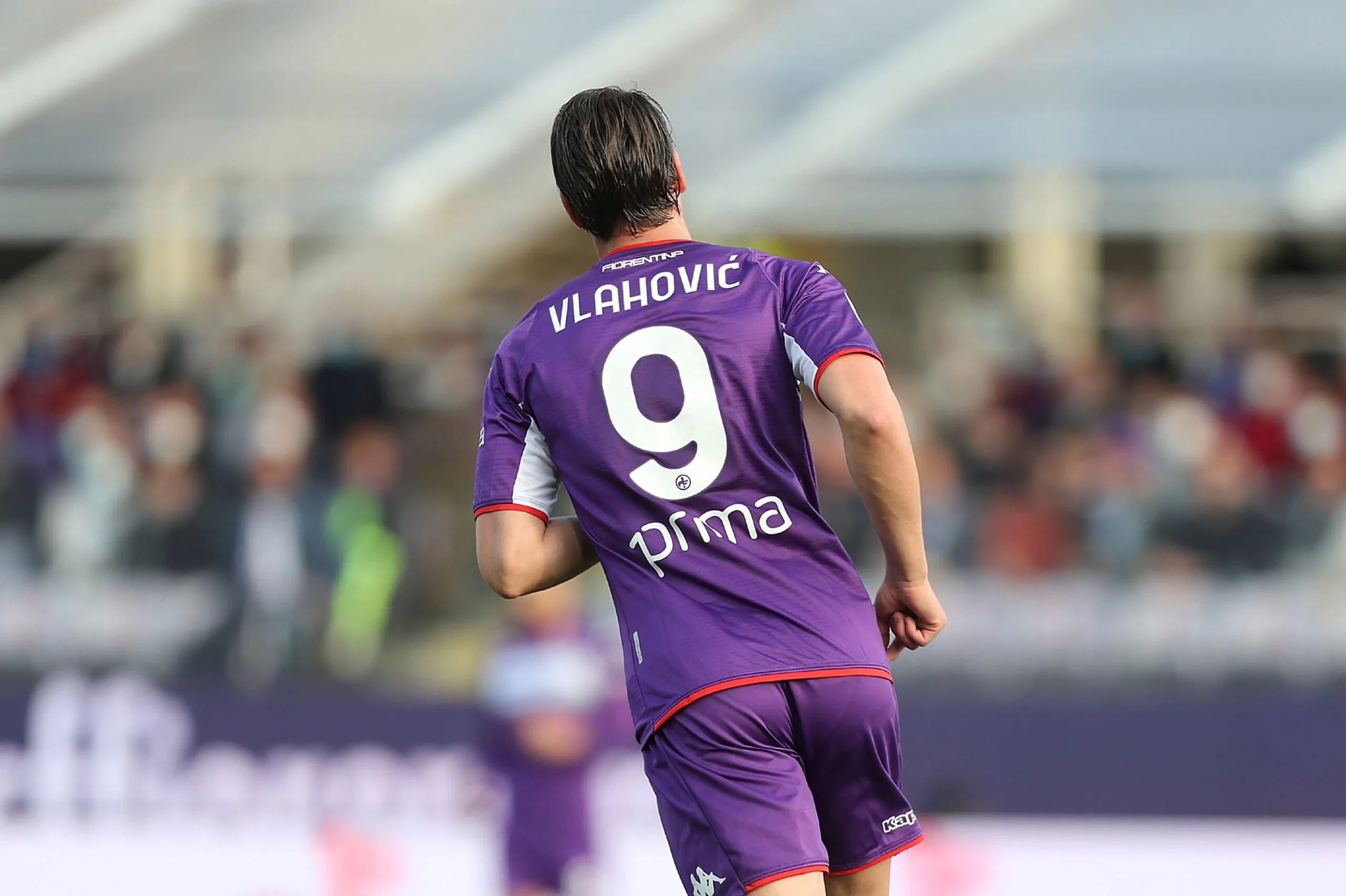 Fiorentina, dalla Premier fanno follie per Vlahovic: le cifre