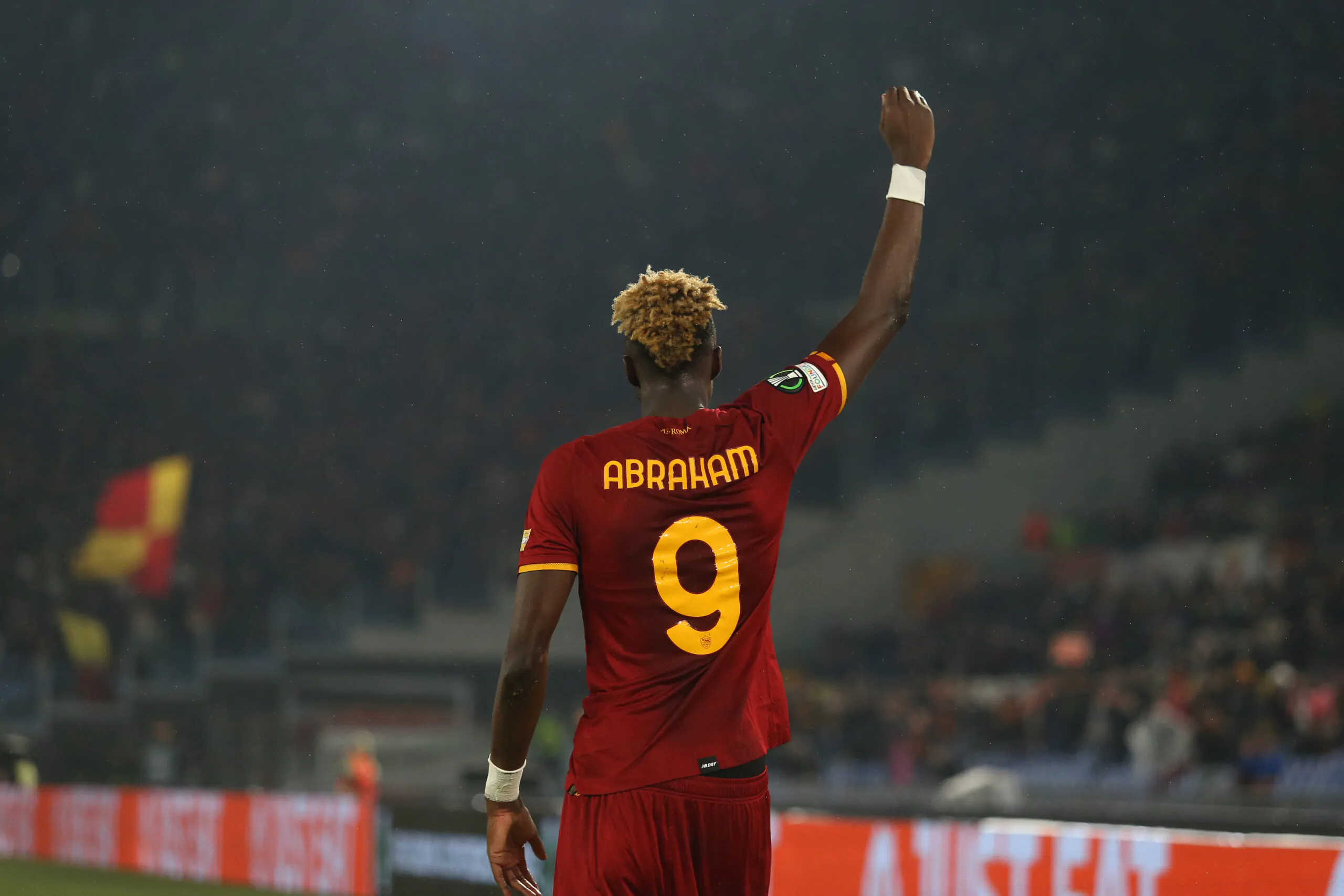 Roma, Abraham fa chiarezza sul futuro: che elogio a Mourinho!