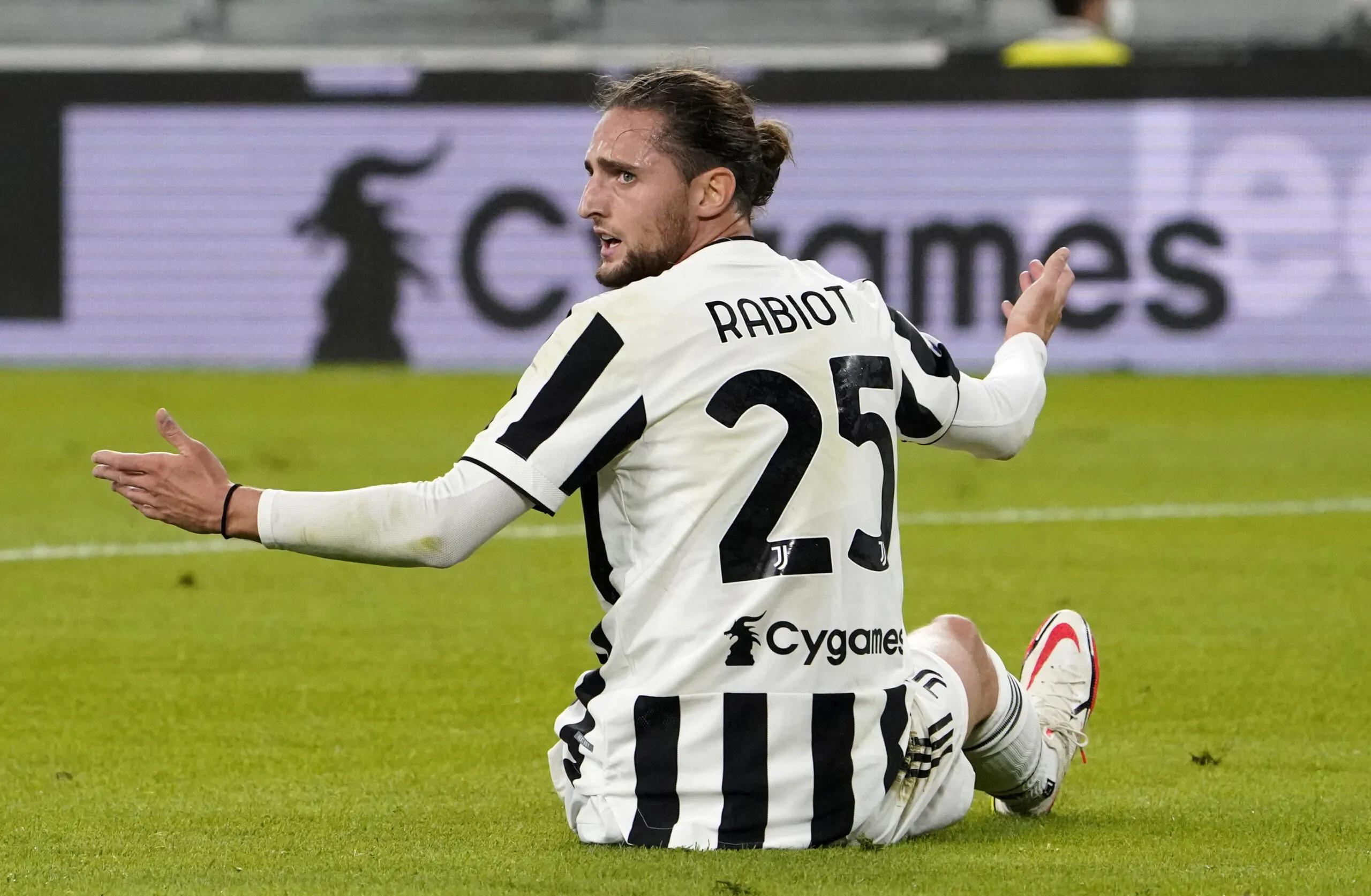 Juventus, la madre di Rabiot non ci sta: la risposta alle critiche dei tifosi!