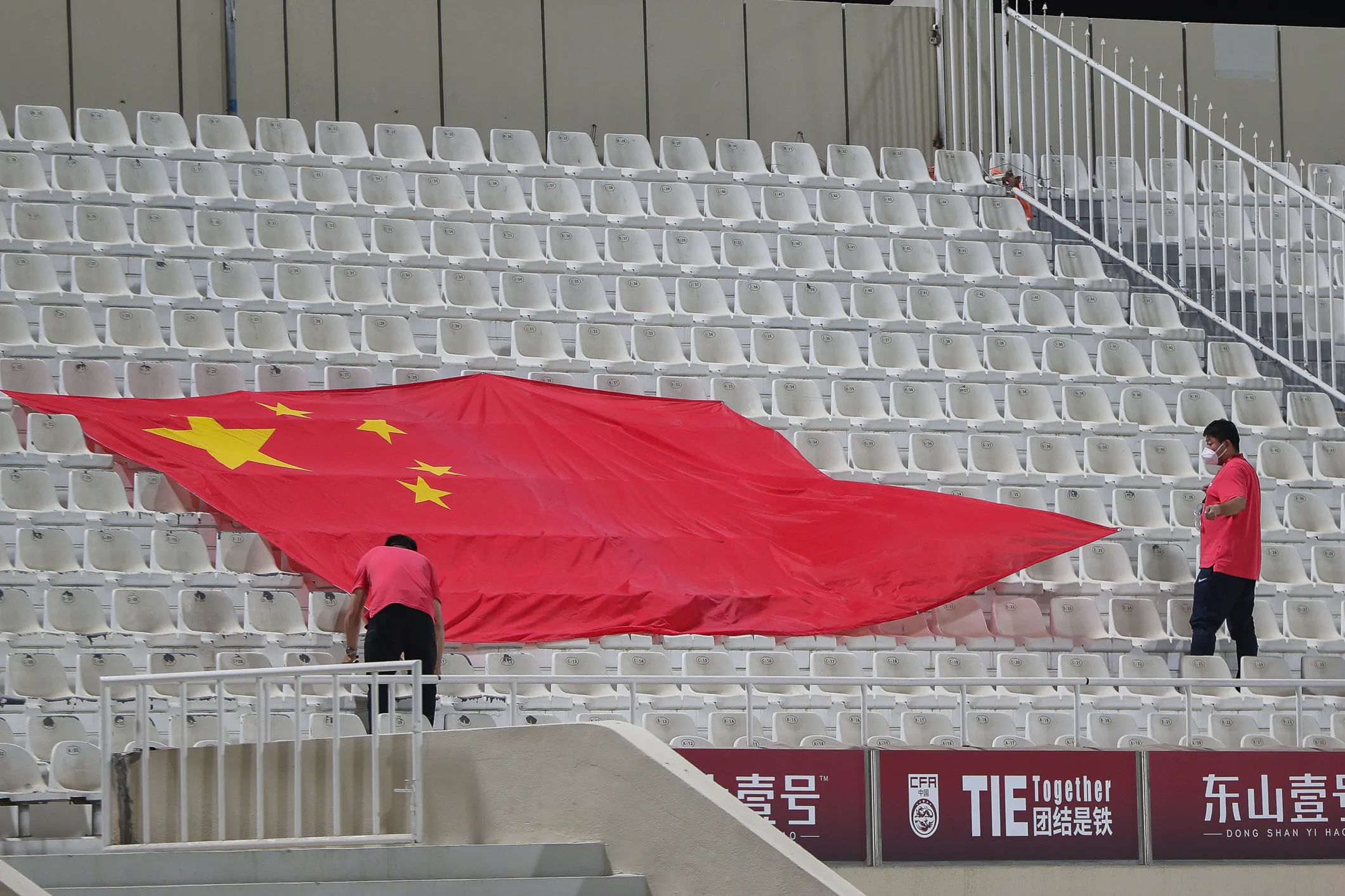 Incredibile dalla Cina: arriva il divieto per i calciatori!