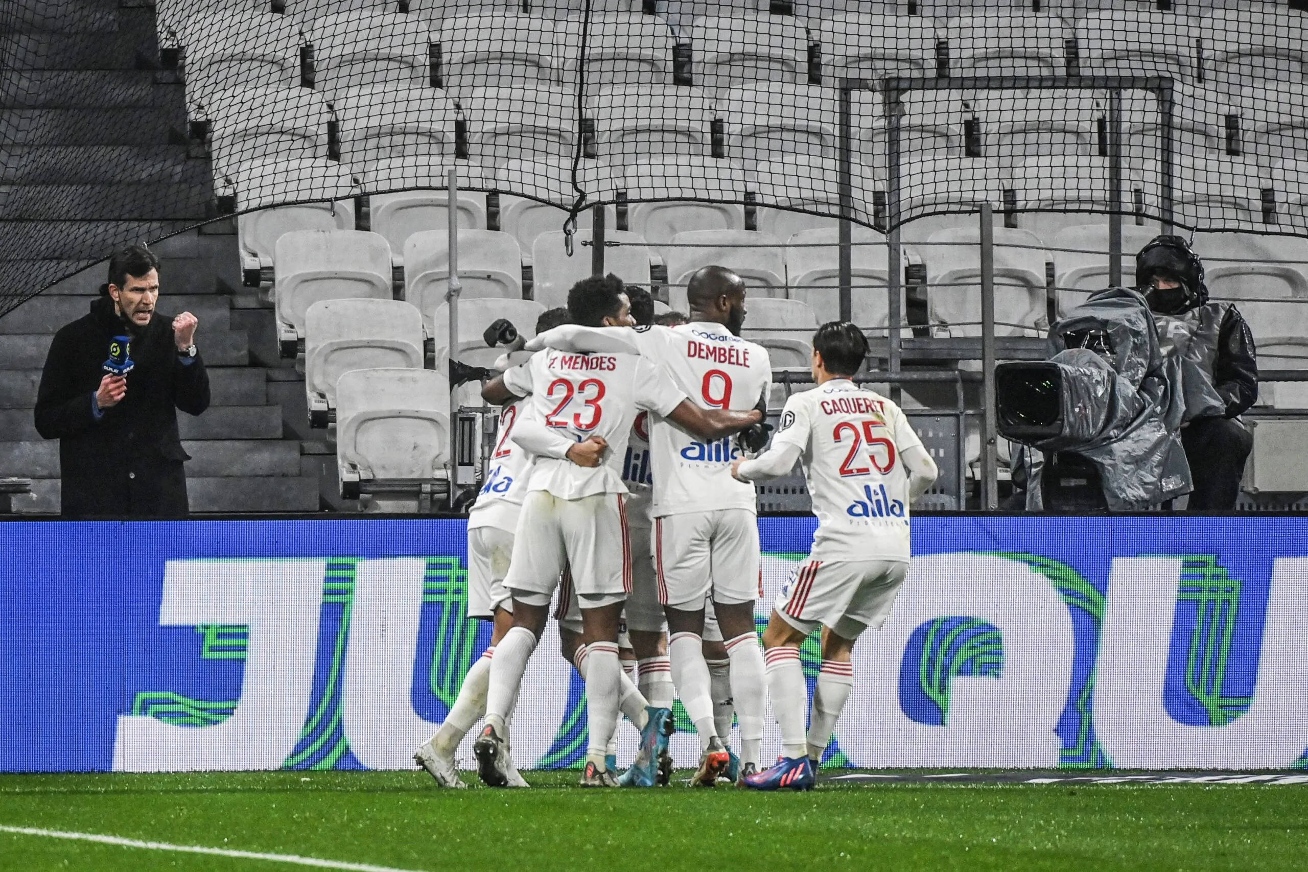 Incredibile protesta in Ligue 1: richiesta particolare dei tifosi del Lione ai giocatori!